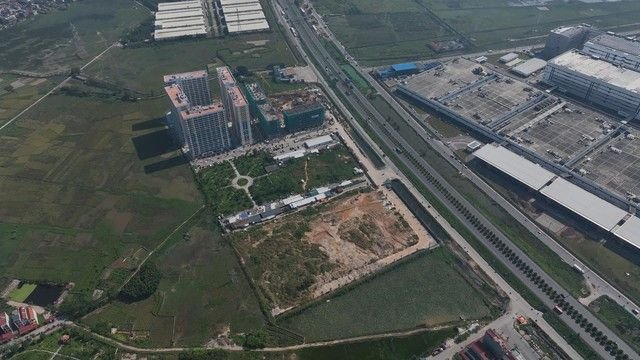 Investors hunt for cash flow apartments in industrial parks - Photo 1.